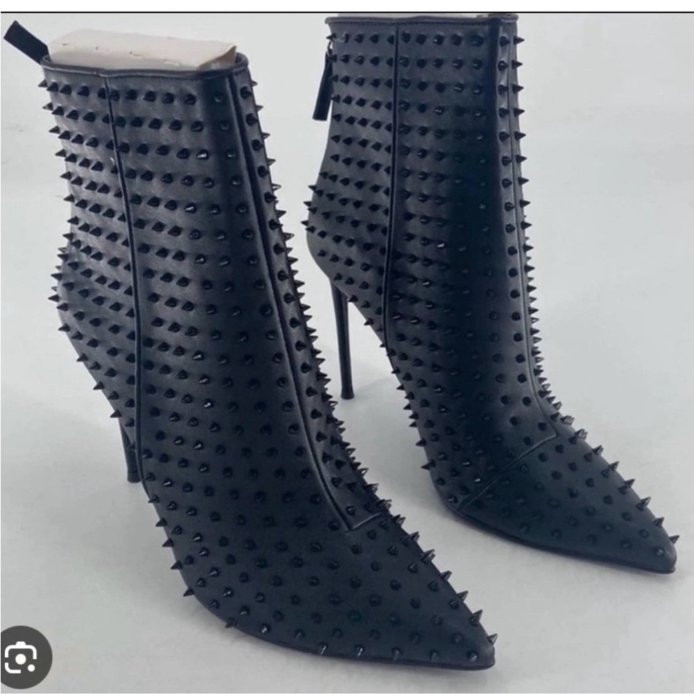 STEVE MADDEN Women Vapor Spiked Pointed Toe Stiletto Booties Boot 6 M Black